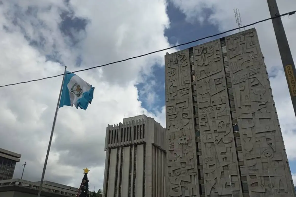 Imagen captada en diciembre de 2025 de la sede del Banco de Guatemala (Banguat), en Ciudad de Guatemala. , Emisoras Unidas