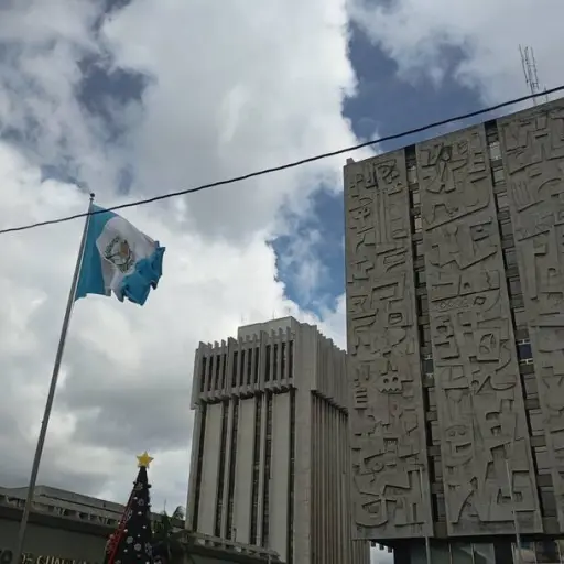 Imagen captada en diciembre de 2025 de la sede del Banco de Guatemala (Banguat), en Ciudad de Guatemala.  ,Emisoras Unidas