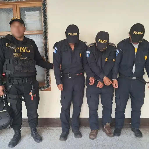 Los sospechosos utilizaban uniformes similares a los de la PNC.. ,PNC