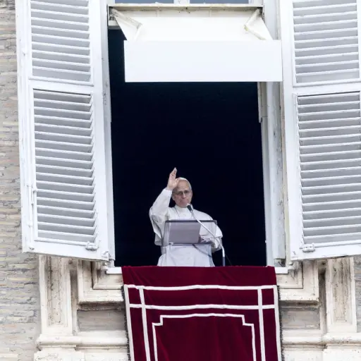 Papa León XIV desde la ventana del Palacio Apostólico ,EFE