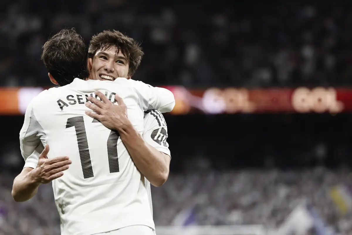 Los canteranos Gonzalo García y Raúl Asencio celebran sus goles ante el Real Betis - EFE