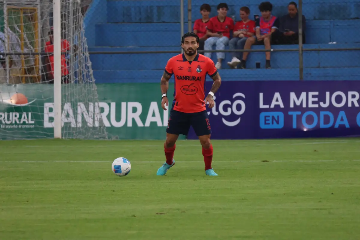 Carlos Estrada pidió su salida de Municipal - Facebook Carlos Estrada