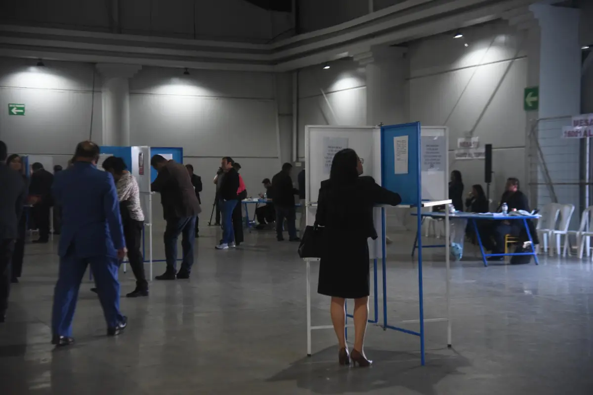 Elecciones del Colegio de Abogados y Notarios (CANG) para designar a sus representanes ante postuladora del TSE., Omar Solís/Emisoras Unidas