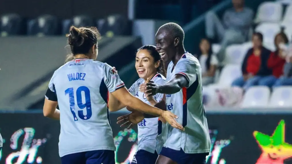 Ana Lucía Martínez cierra con doblete esta noche 