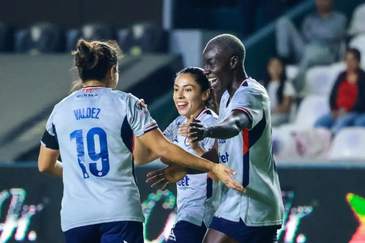 Ana Lucía Martínez cierra con doblete esta noche 