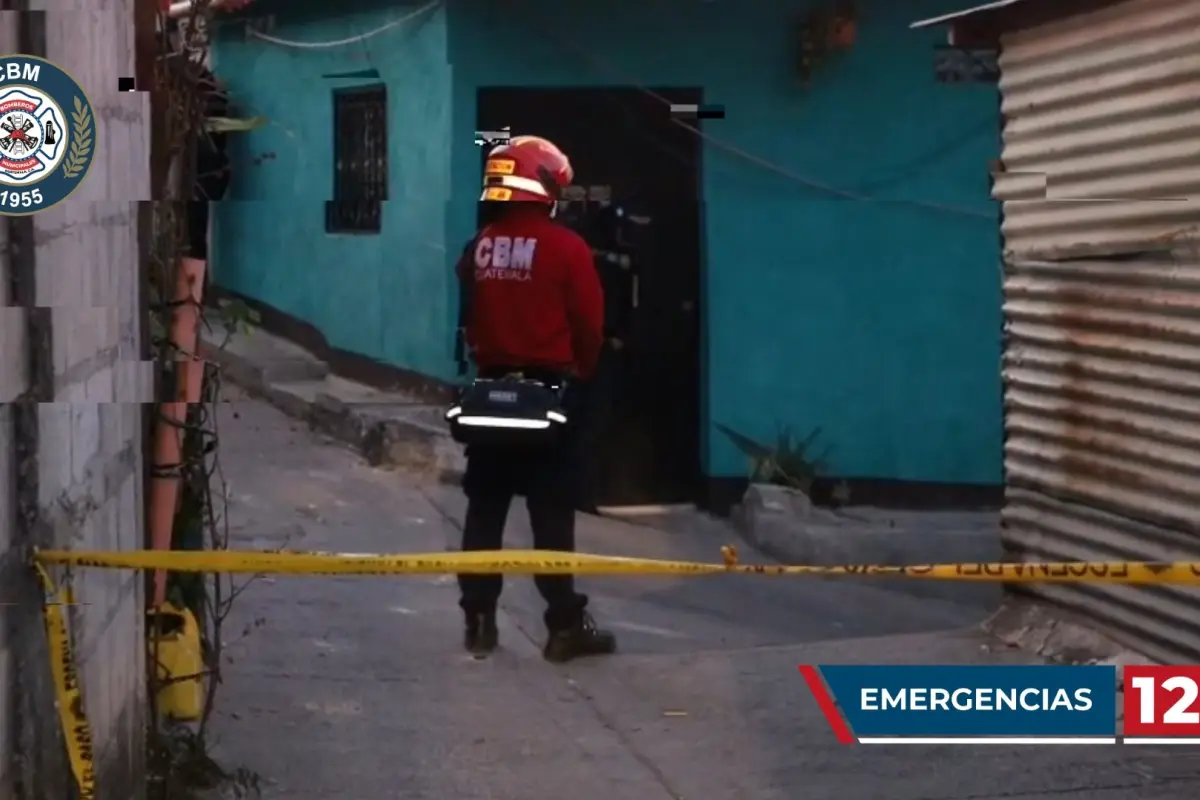 El cuerpo de la víctima fue dejado en la vía pública de la zona 21., Bomberos Municipales