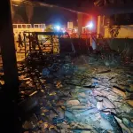 Incendio arrasa vehículos y un rancho en Puerto San Josét