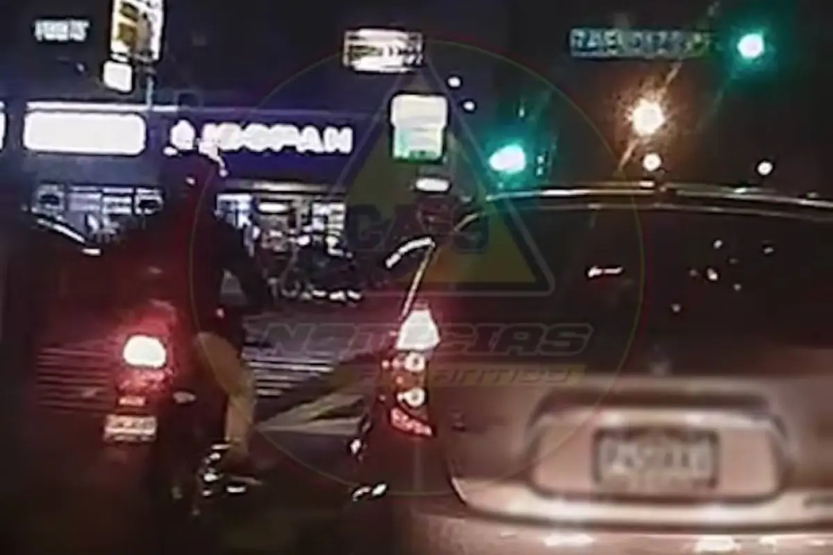 Motorista invade ciclovía y sufre brutal accidente., Captura de pantalla video Facebook.