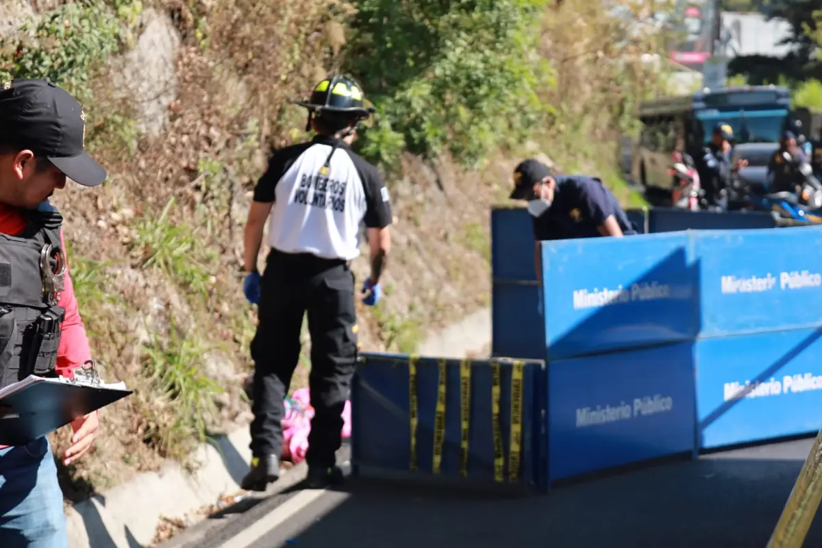 El cuerpo fue encontrado a un costado de la carretera, en Villa Canales., Bomberos Voluntarios