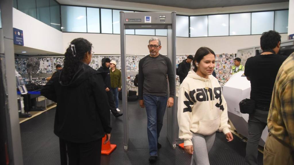 aeropuerto-internacional-la-aurora-escaner-rayos-x-emisoras-unidas20 | Omar Solís/EU