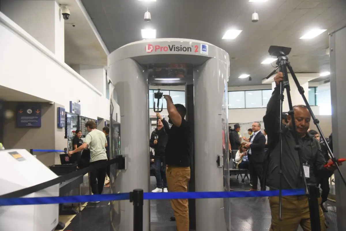 Uno de los nuevos escáner instalado en el Aeropuerto Internacional La Aurora., Omar Solís/Emisoras Unidas