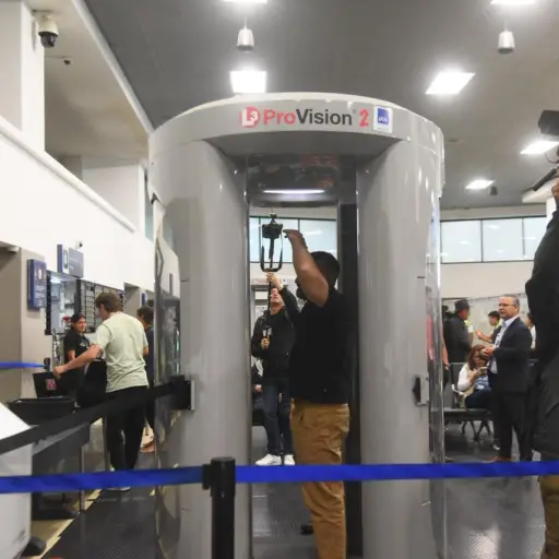 Uno de los nuevos escáner instalado en el Aeropuerto Internacional La Aurora. ,Omar Solís/Emisoras Unidas