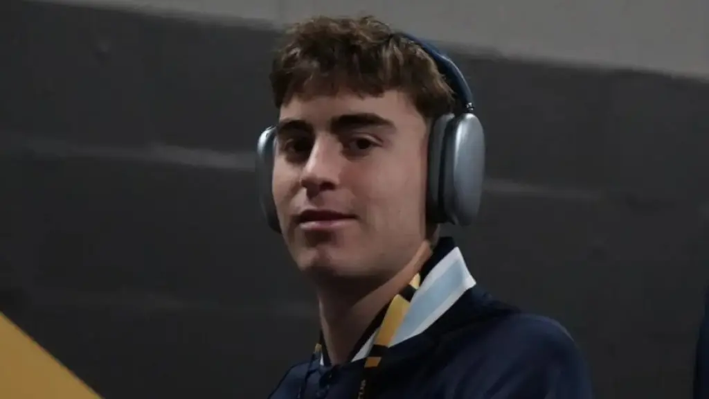 Matt Evans logra un ascenso en su carrera como profesional 