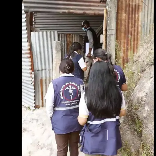 Equipos del Ministerio de Salud realizan la búsqueda de casos de sarampión. ,MSPAS