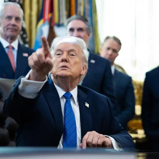 Donald Trump en el Despacho Oval ,EFE