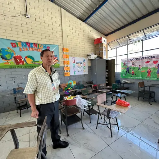 Carlos Maximiliano Rodriguez, docente del tercer grado primaria de la Escuela Guatemaltecos Somos. ,Foto Omar Solís