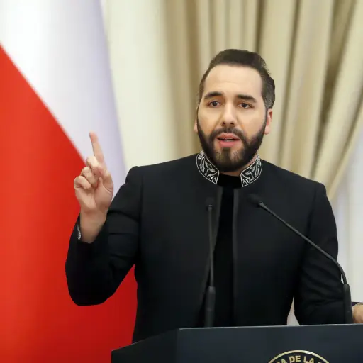 El presidente de El Salvador, Nayib Bukele, habla en una rueda de prensa durante una reunión con el presidente electo de Chile, José Antonio Kast, este 30 de enero de 2026, en San Salvador (El Salvador) , EFE/ Rodrigo Sura