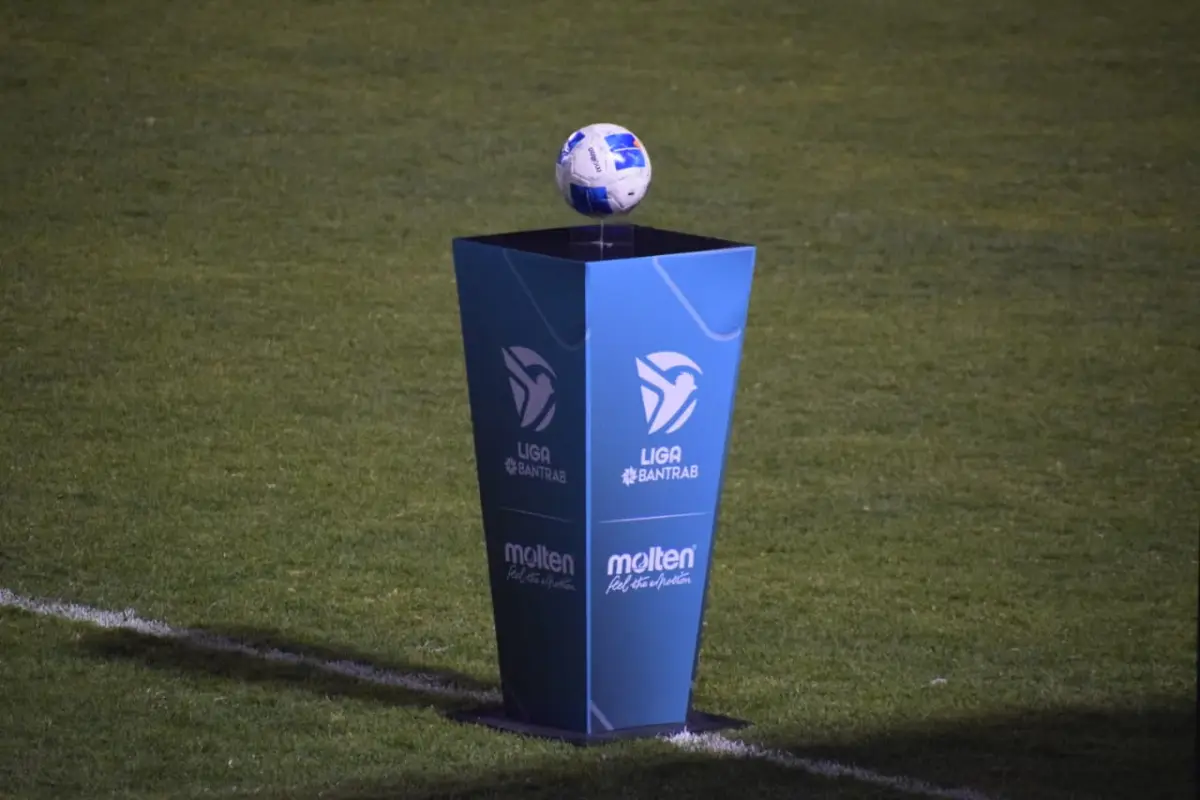 Actos protocolarios en el partido entre Marquense y Achuapa - Diego Vázquez