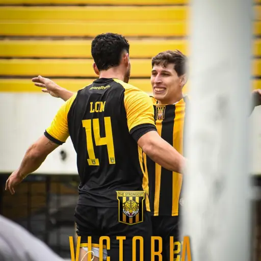 Darwin Lom se estrena con el The Strongest - instagram @clubstrongest