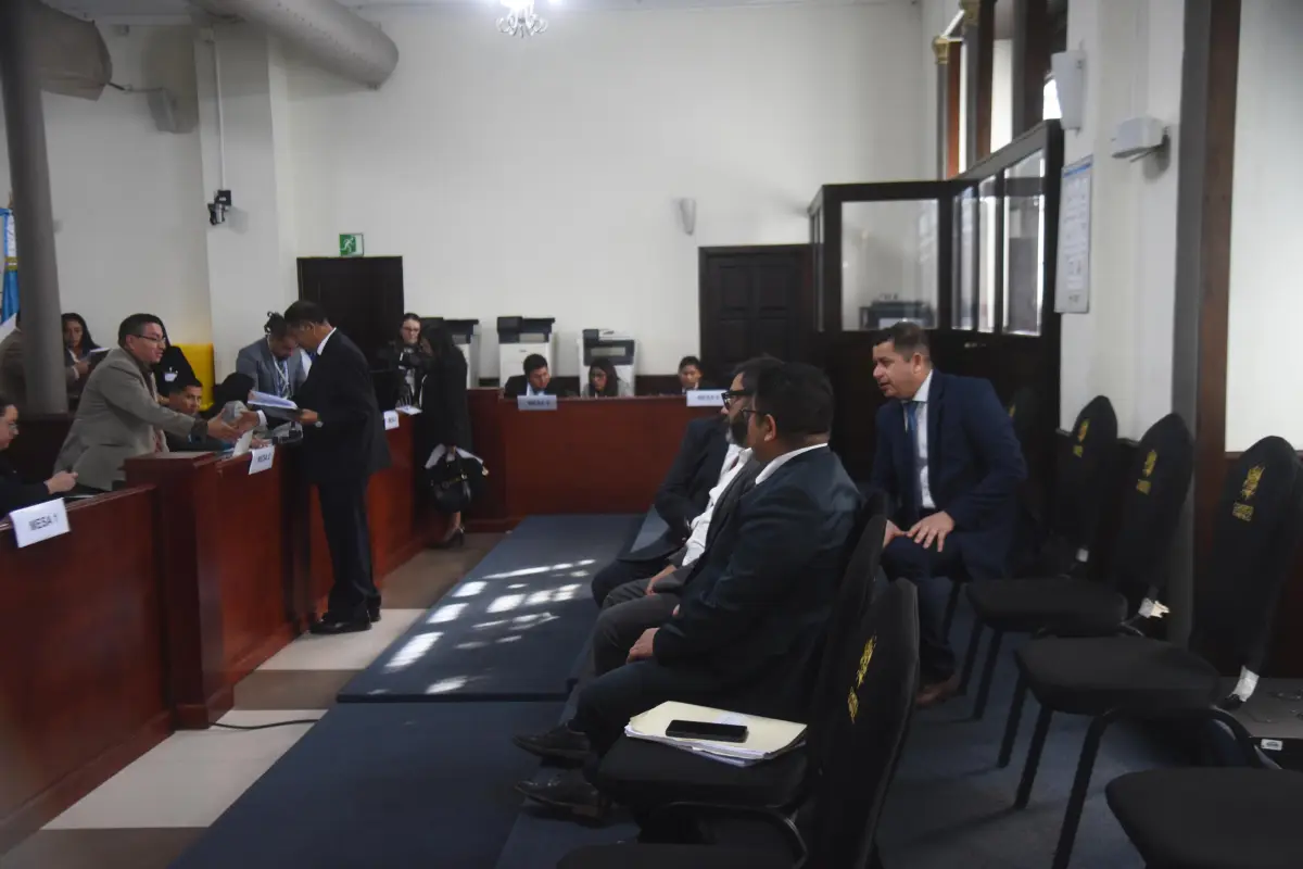 Este martes se presentaron 29 profesionales a la Comisión de Postulación del TSE., Foto Omar Solís