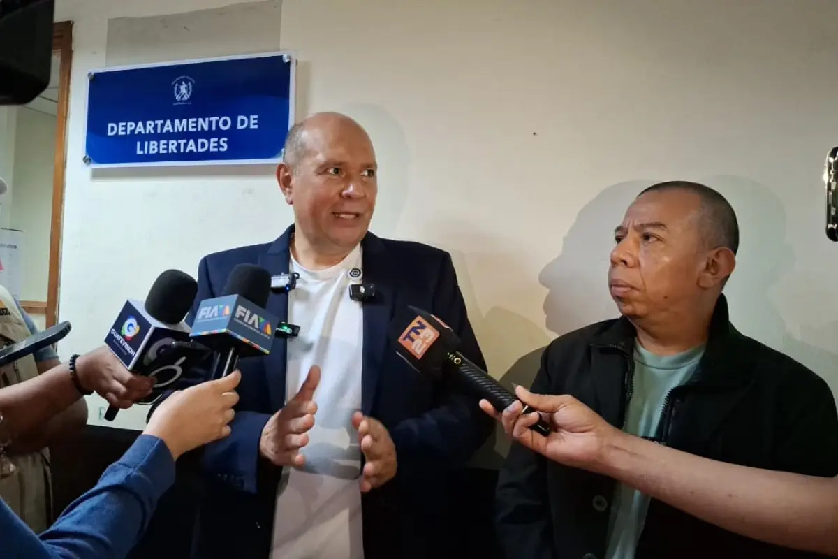 El diputado Orlando Blanco, primero de izquierda a derecha, ofreció detalles a la prensa., Alex Meoño