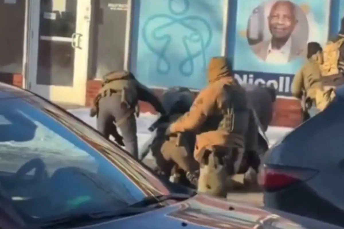 ICE asesina a ciudadano en Minneapolis., Captura de pantalla video de X.
