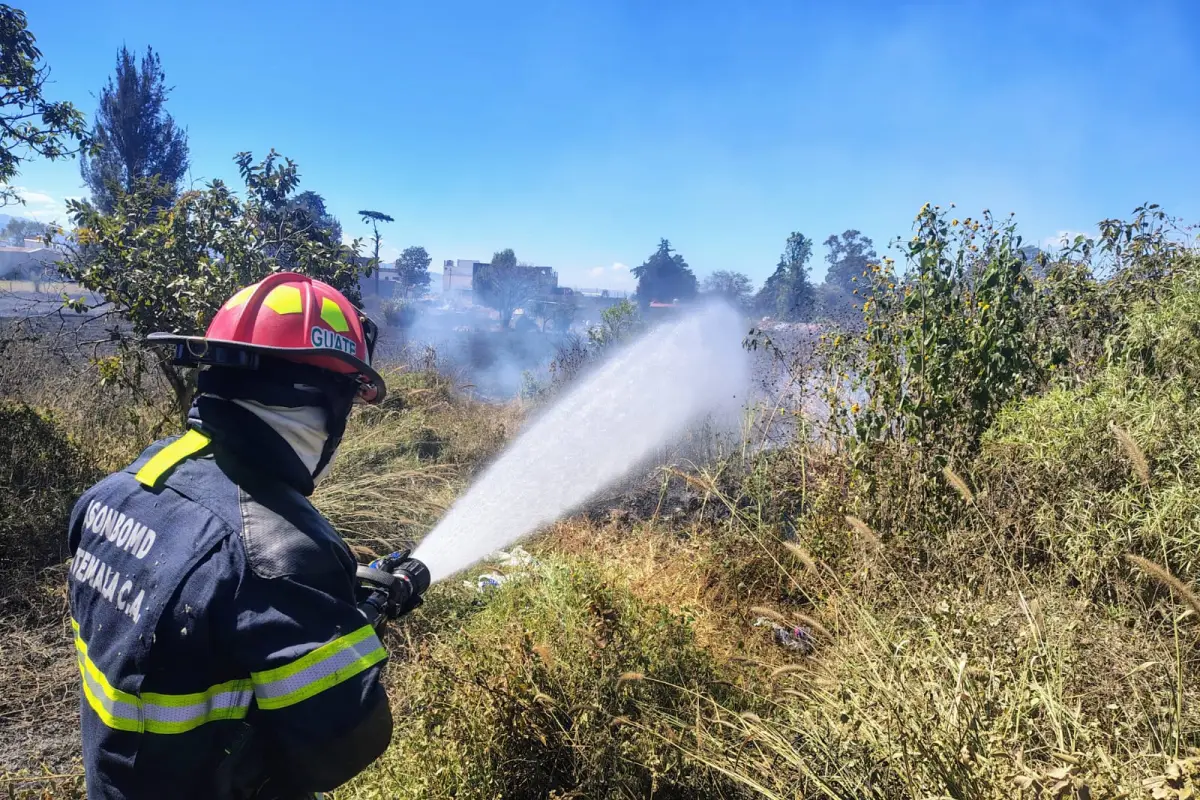 Otro incendio forestal fue combatido por Bomberos Municipales Departamentales en Quiché., Conred.