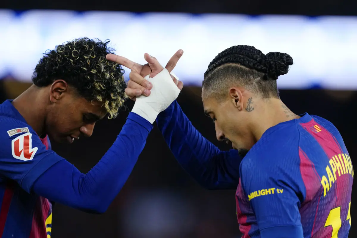 Celebración de Lamine Yamal y Raphinha - EFE