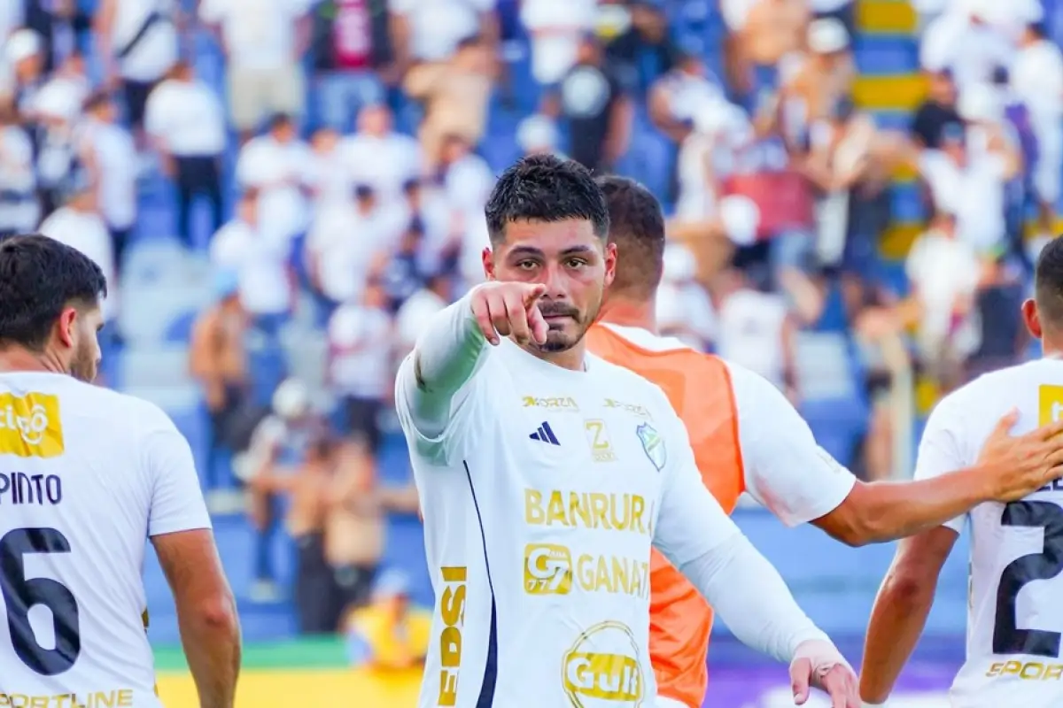 Darwin Lom nuevo jugador de The Strongest de Bolivia 