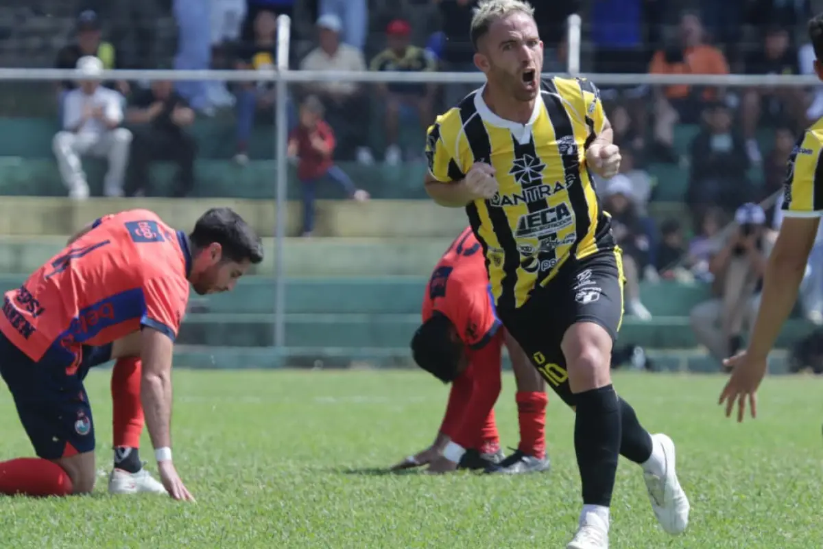 Nicolás Lovato evita la derrota del Aurora ante Municipal