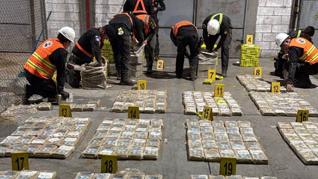 Decomisan 1 mil 39 paquetes de cocaína en Puerto Quetzal | PNC de Guatemala