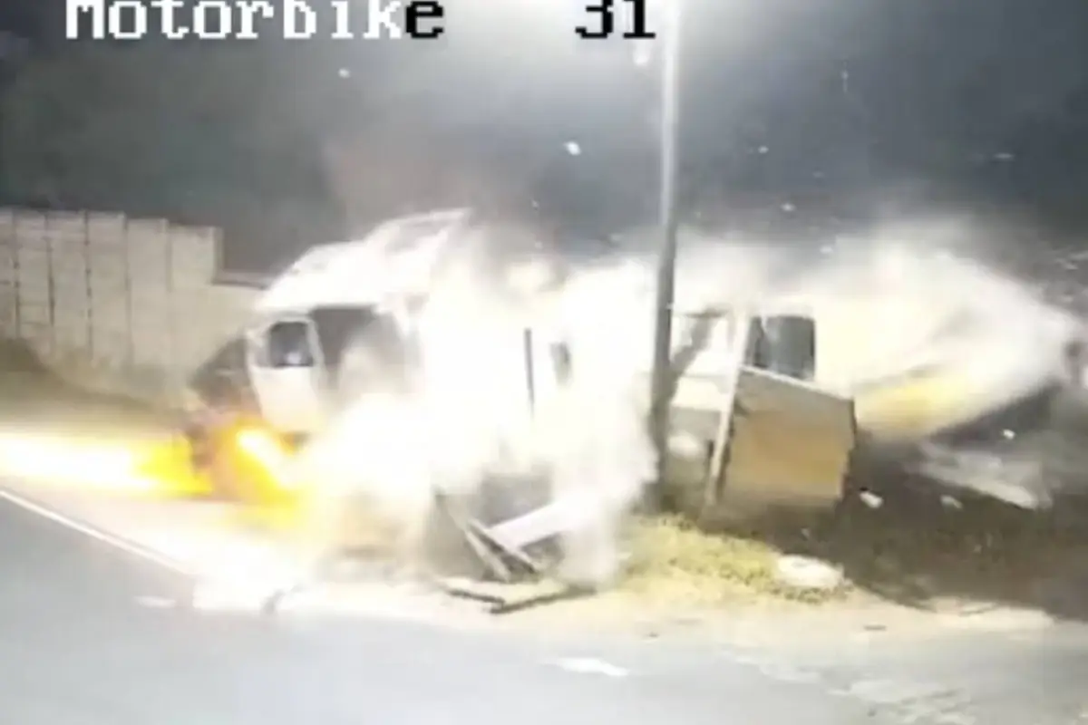 Video muestra camión fuera de control., Captura de pantalla video de X.