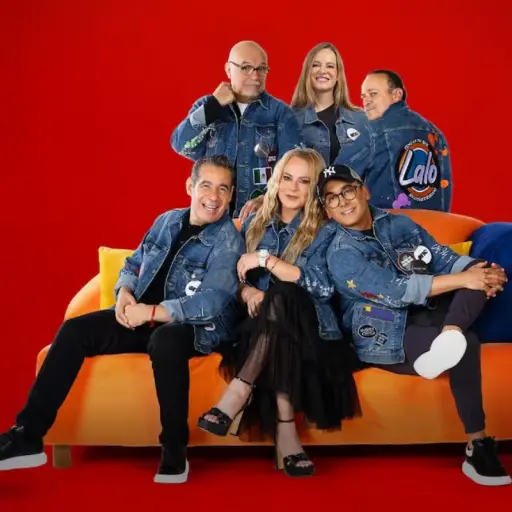 Otro Rollo Adal Ramones ,Redes sociales