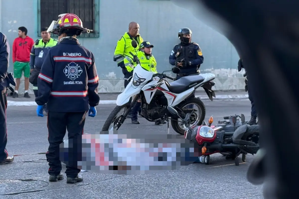 Un motorista murió tras un ataque armado en San Miguel Petapa., Bomberos Municipales Departamentales