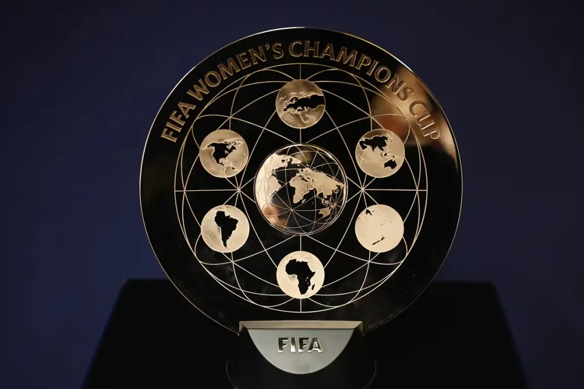 FIFA presenta el trofeo de la Copa de Campeones Femenina - FIFA