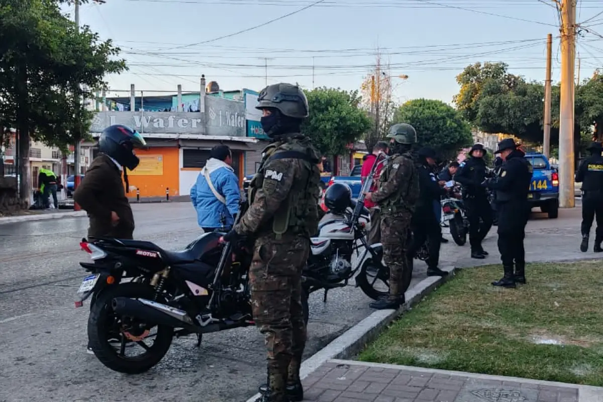 Operativos combinados de policías y militares en el marco del Estado de Sitio en Guatemala, 21 de enero 2026., PNC