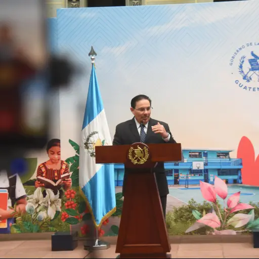 El ministro de Gobernación, Marco Antonio Villeda, durante la conferencia de prensa 