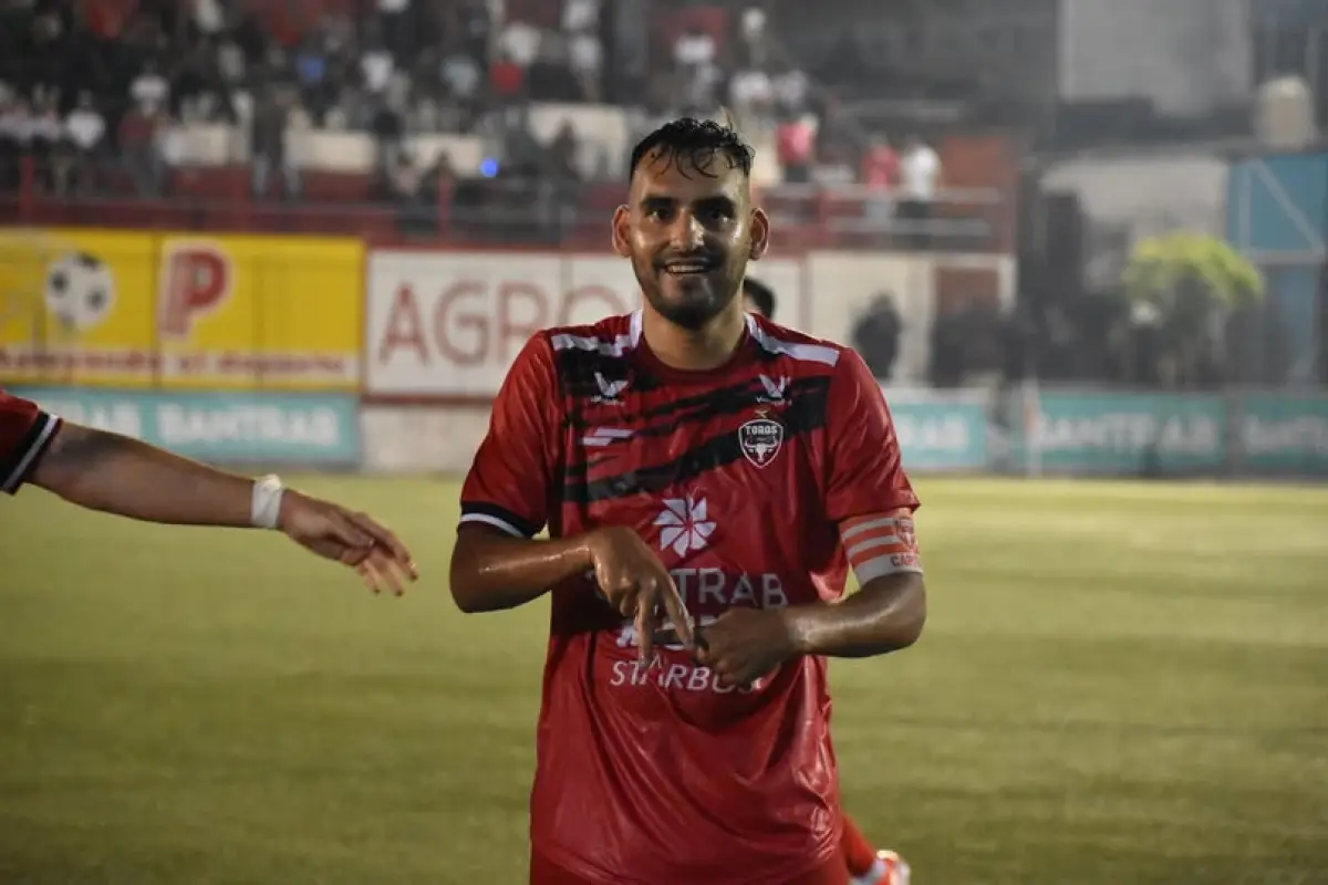 Ángel López se acreditó asistencia y gol ante Marquense 
