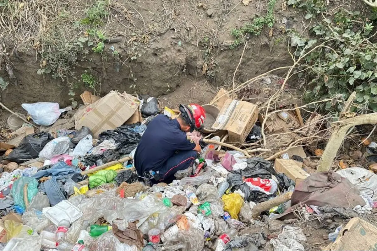 El cuerpo del bebé fue abandonado en un vertedero clandestino, dentro de un bote de leche., Bomberos Municipales Departamentales