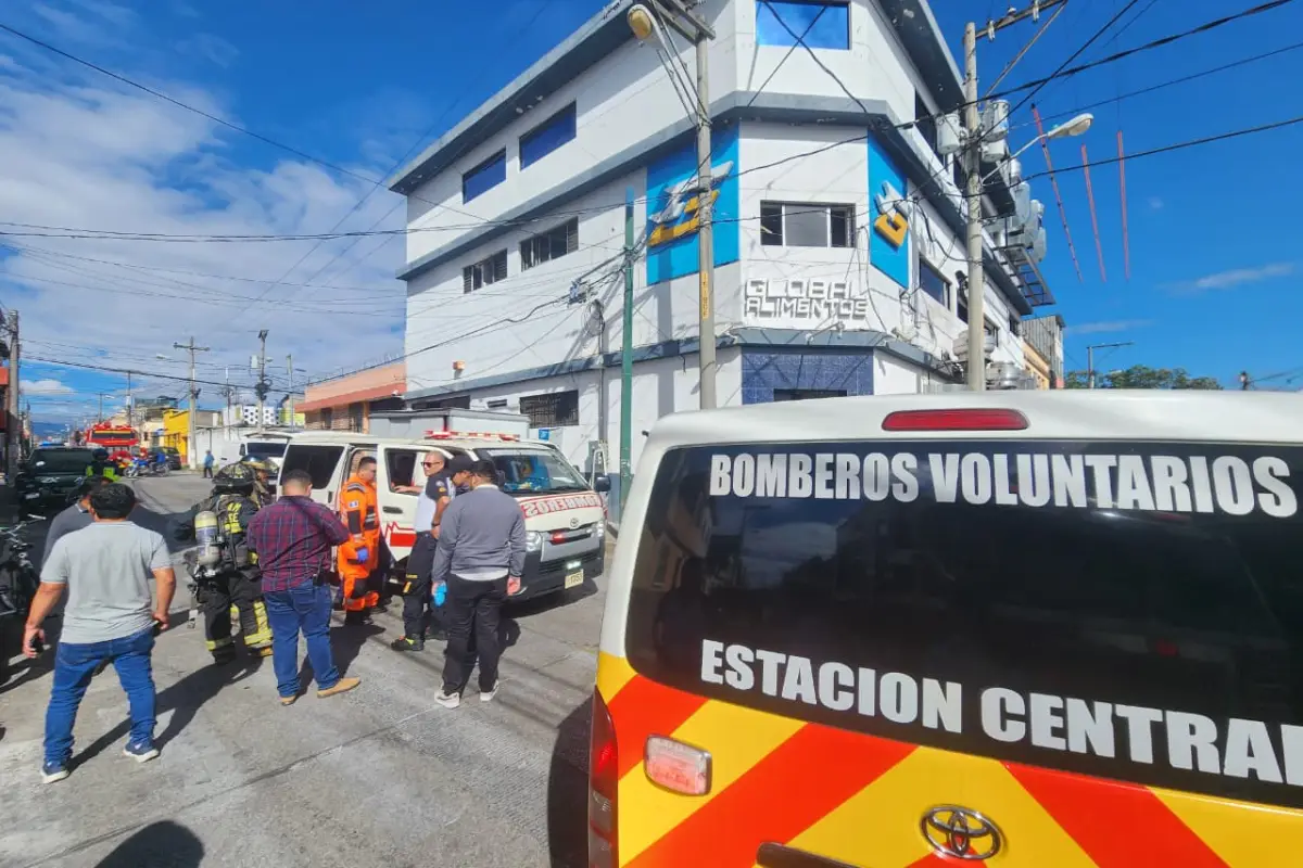 La deflagración se registró en una fábrica de tortillas ubicada en la zona 5 capitalina., Bomberos Voluntarios