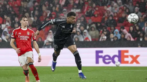 Real Madrid cae ante el Benfica y deberá jugar repechaje en la Champions