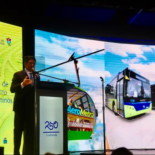 El alcalde capitalino, Ricardo Quiñónez, brindó detalles sobre el AeroMetro ,Foto Omar Solís