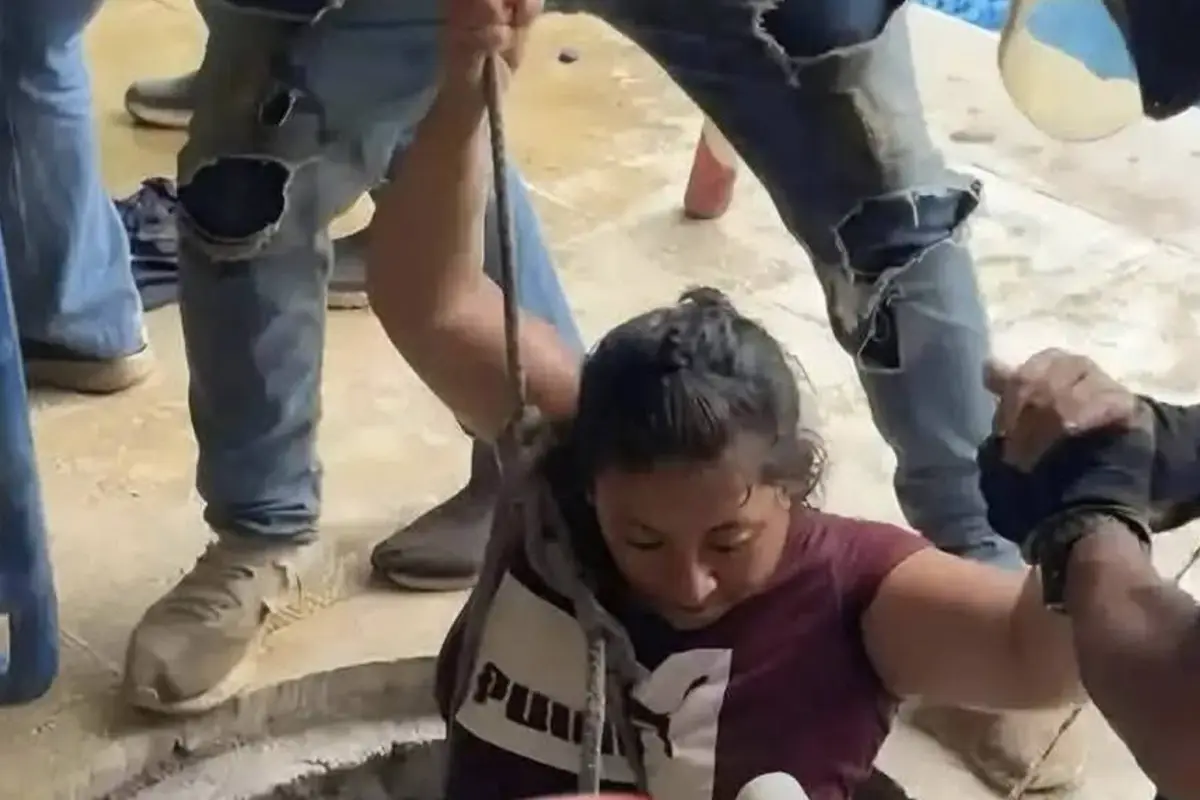 Jennifer protagoniza dramático rescate al descender a un pozo., Captura de pantalla video de X.