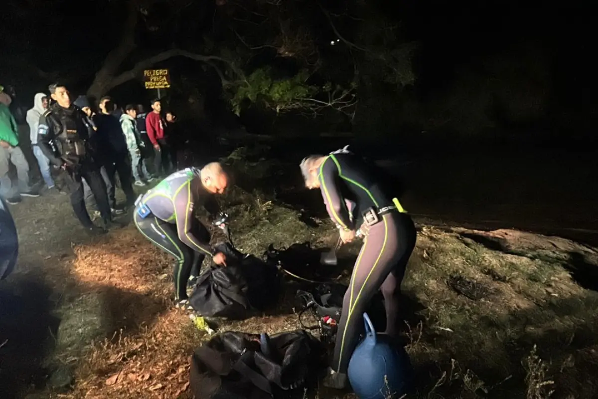 Un hombre murió tras caer a una represa en Villa Canales., Bomberos Voluntarios