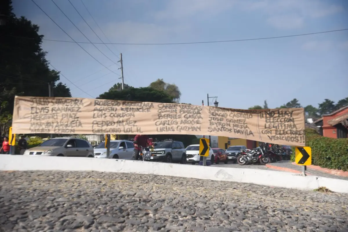Manifestación en el ingreso a Antigua Guatemala, en el marco de la elección de magistrados de la Corte de Constitucionalidad por parte del CSU - Usac., Omar Solís/Emisoras Unidas