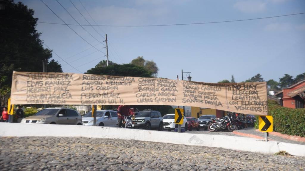 Manifestación en el ingreso a Antigua Guatemala, en el marco de la elección de magistrados de la Corte de Constitucionalidad por parte del CSU - Usac. | Omar Solís/EU
