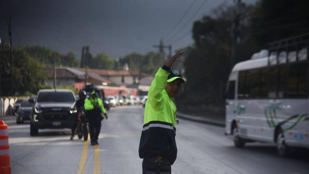 Manifestación en el ingreso a Antigua Guatemala, en el marco de la elección de magistrados de la Corte de Constitucionalidad por parte del CSU - Usac. | Omar Solís/EU