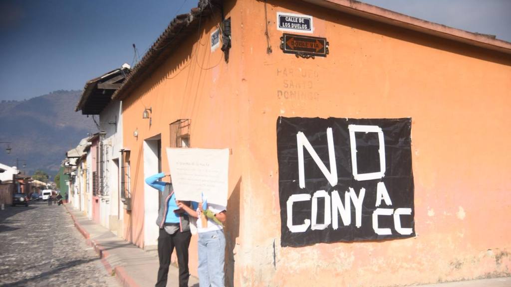Manifestación en el ingreso a Antigua Guatemala, en el marco de la elección de magistrados de la Corte de Constitucionalidad por parte del CSU - Usac. | Omar Solís/EU