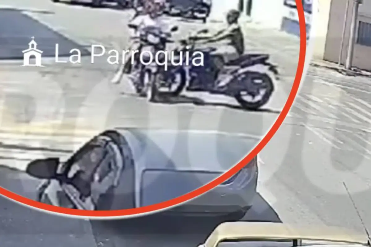 Imprudencia al volante termina en violento accidente., Captura de pantalla video de Facebook.