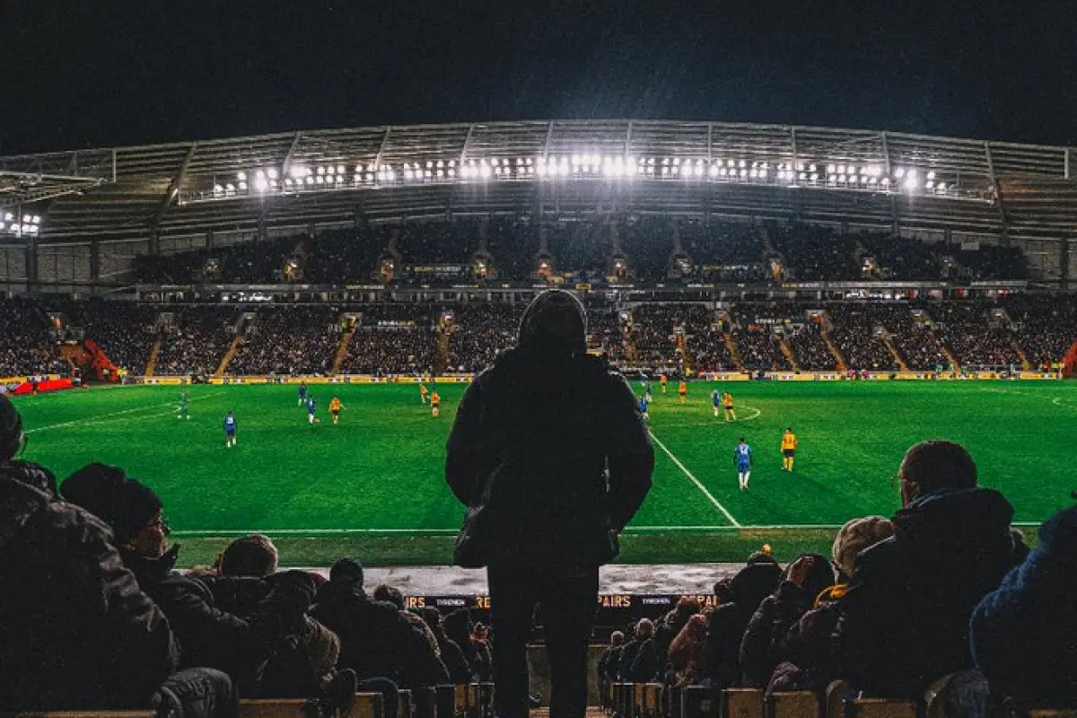 Cuatro aficionados fueron detenidos tras registrarse cánticos racistas en el duelo entre Hull y Chelsea - Hull City